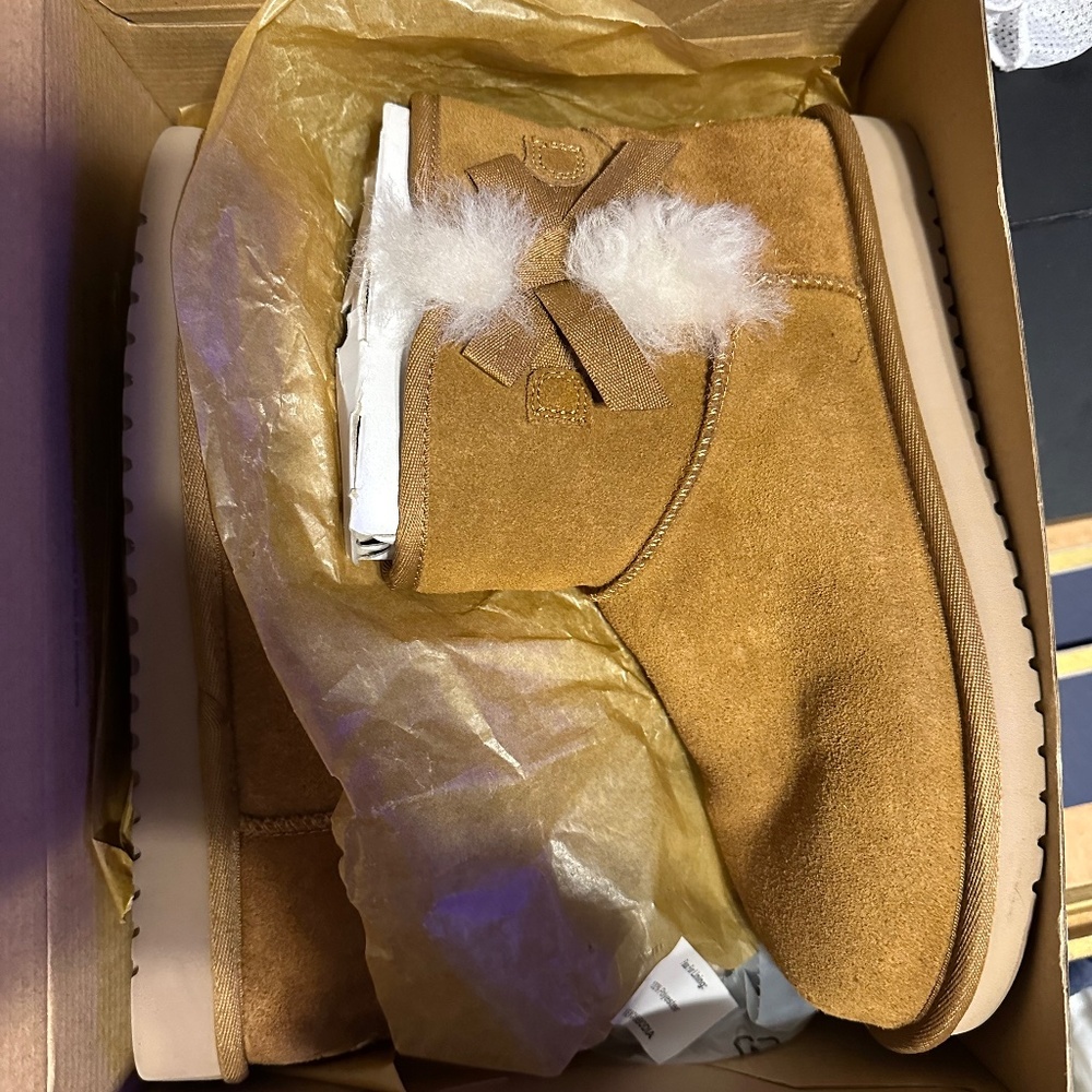 Victoria mini uggs
